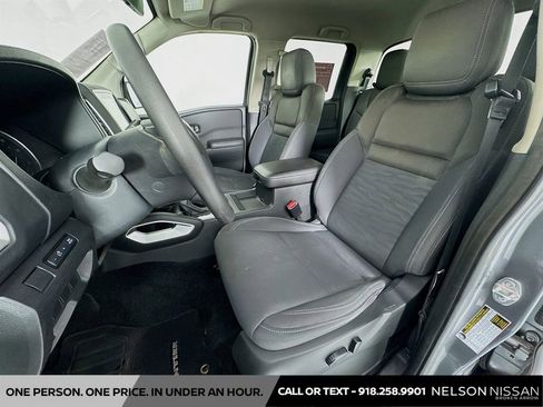 Used 2024 Nissan Frontier SV w/ Technology Package RWD image 19