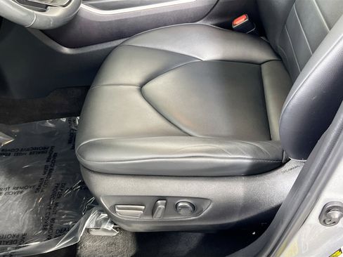 Used 2022 Toyota Highlander XLE image 18