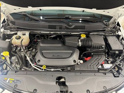 Used 2022 Chrysler Pacifica Limited image 31