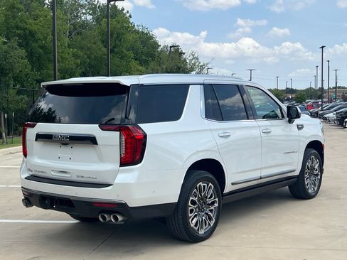 Used 2023 GMC Yukon Denali Ultimate AWD/4WD image 12