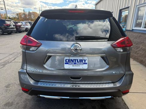 Used 2019 Nissan Rogue SV w/ Sun & Sound Touring Package image 7