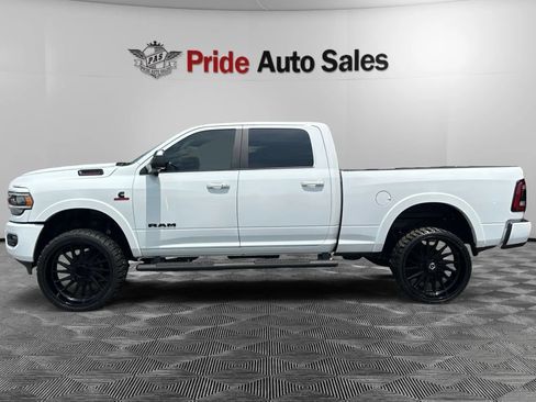 Used 2022 RAM 2500 Laramie AWD/4WD image 4