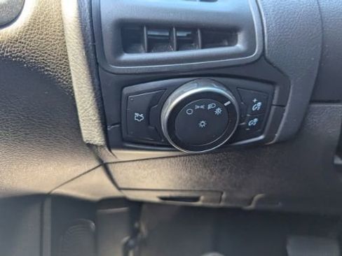 Used 2016 Ford Focus SE image 30