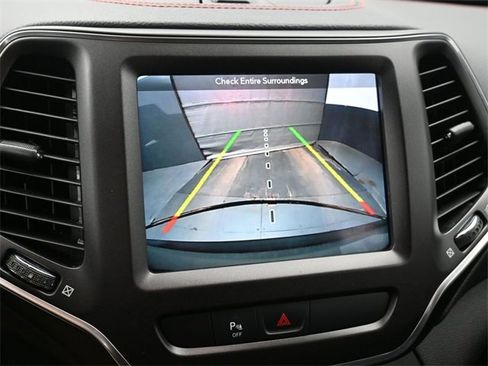 Used 2019 Jeep Cherokee Trailhawk w/ Comfort/Convenience Group image 37