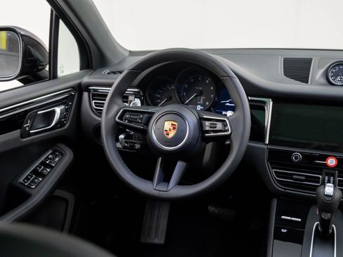 New 2026 Porsche Macan image 12