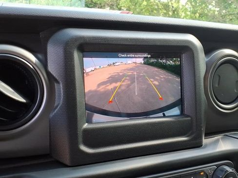 Used 2022 Jeep Wrangler Unlimited Sport AWD/4WD image 9