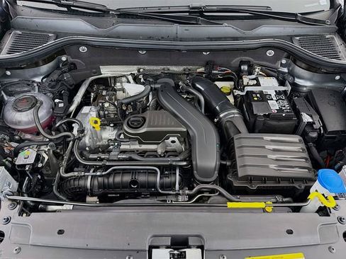 New 2026 Volkswagen Taos SE image 30