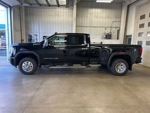 Used 2024 GMC Sierra 3500 Denali w/ Denali Reserve Package image 10