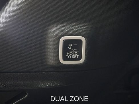 Used 2024 Jeep Grand Cherokee Limited w/ Luxury Tech Group II image 7