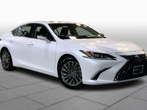 Certified 2025 Lexus ES 300h w/ Luxury Package image 3