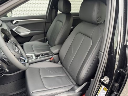 New 2025 Audi Q3 2.0T Premium image 9