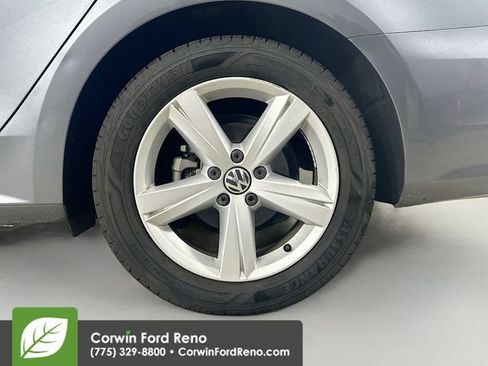 Used 2013 Volkswagen Passat 2.5 SE FWD image 28