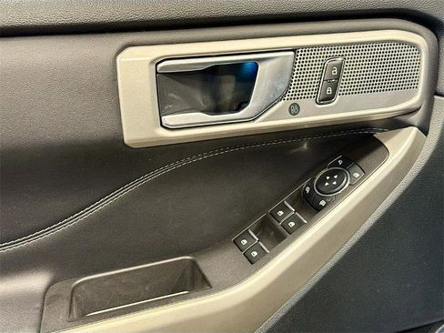 Certified 2023 Ford Explorer Limited image 15