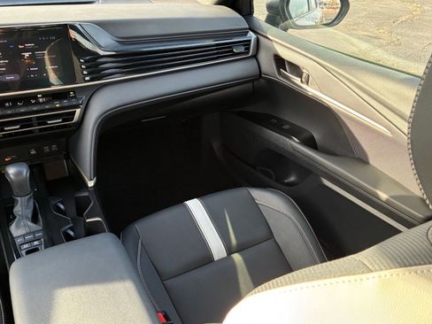 Used 2025 Toyota Camry LE image 34