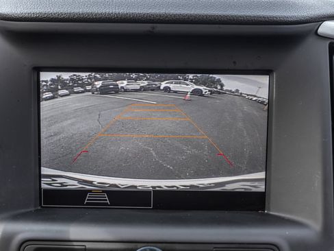 Used 2023 GMC Terrain SLE w/ Driver Convenience Package FWD image 18