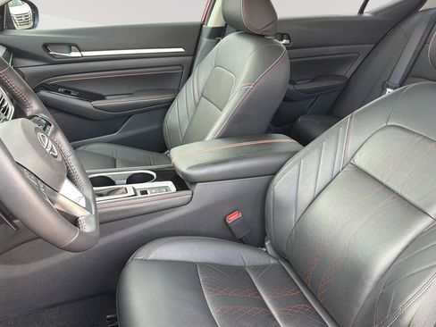 Used 2023 Nissan Altima 2.0 SR FWD image 18