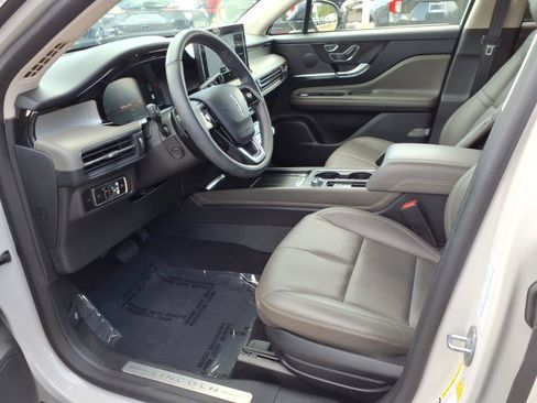 Used 2023 Lincoln Corsair AWD w/ Equipment Group 101A image 11