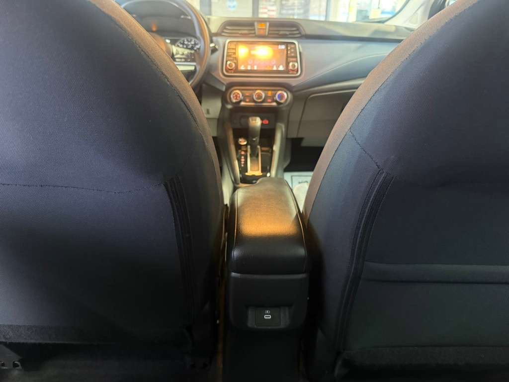Used 2025 Nissan Versa SV FWD image 30