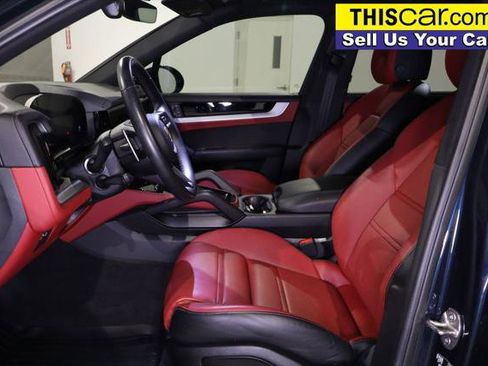 Used 2024 Porsche Cayenne image 22