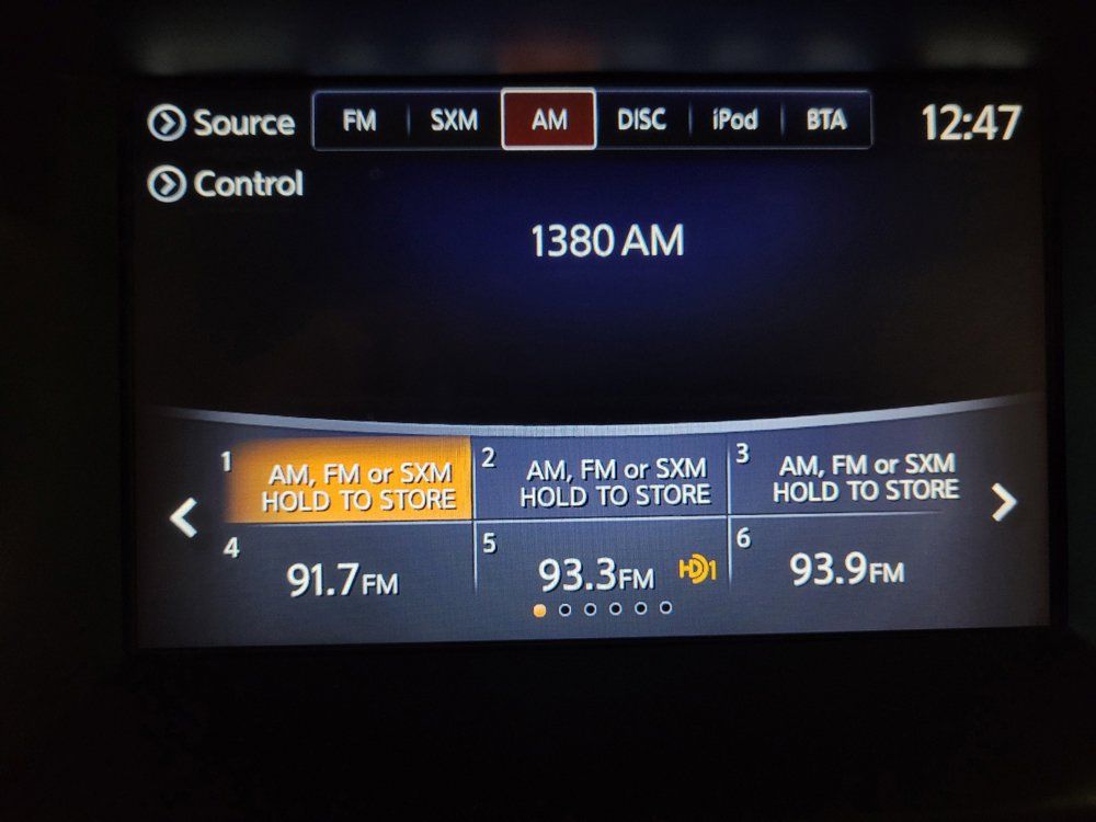 Used 2017 Nissan Pathfinder SV AWD/4WD image 25