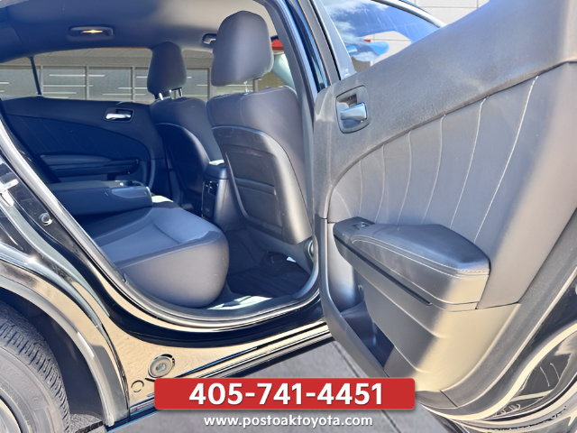 Used 2019 Dodge Charger SXT w/ Blacktop Package RWD image 21