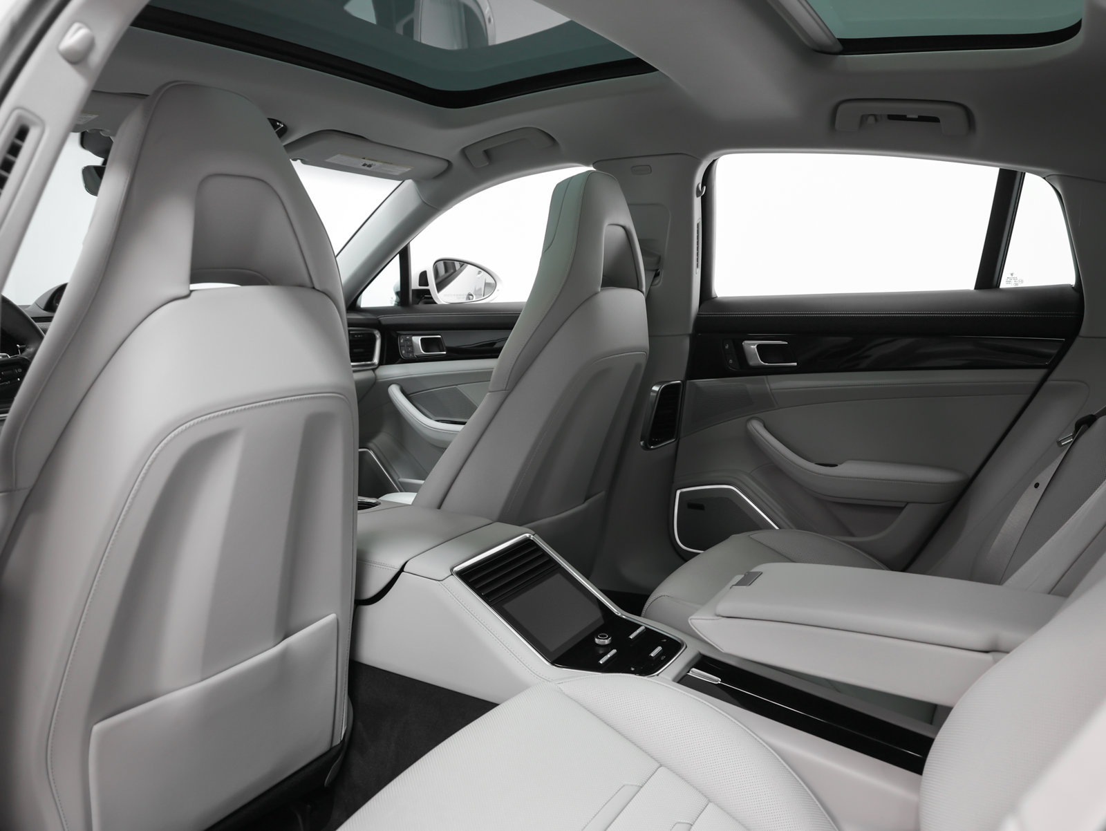 Certified 2023 Porsche Panamera Platinum Edition RWD image 37