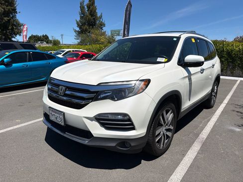 Used 2017 Honda Pilot Elite image 3