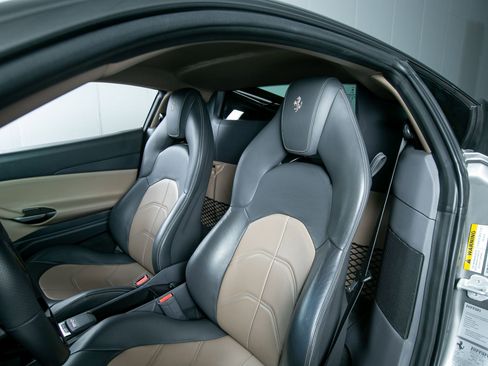 Used 2016 Ferrari 488 GTB image 36