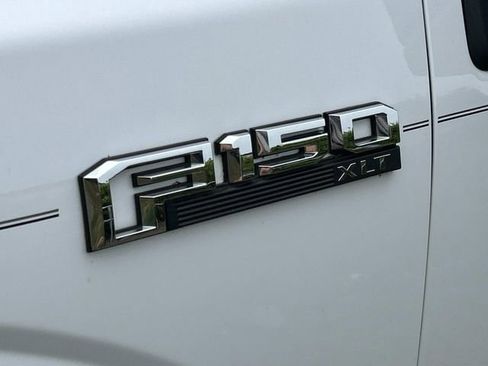 Used 2015 Ford F150 XLT w/ Equipment Group 302A Luxury AWD/4WD image 9