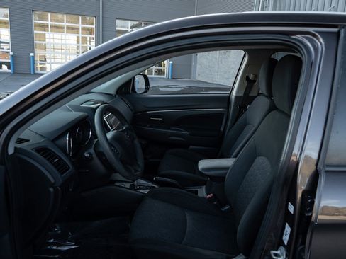 Used 2020 Mitsubishi Outlander Sport ES FWD image 14