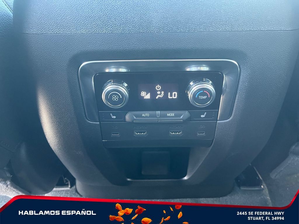 New 2026 GMC Yukon Denali w/ Denali Reserve Package AWD/4WD image 30