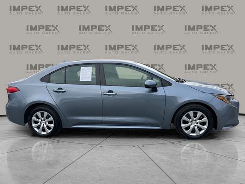 Used 2025 Toyota Corolla LE image 6