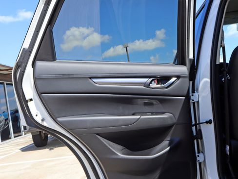 Used 2019 MAZDA CX-5 Touring image 31