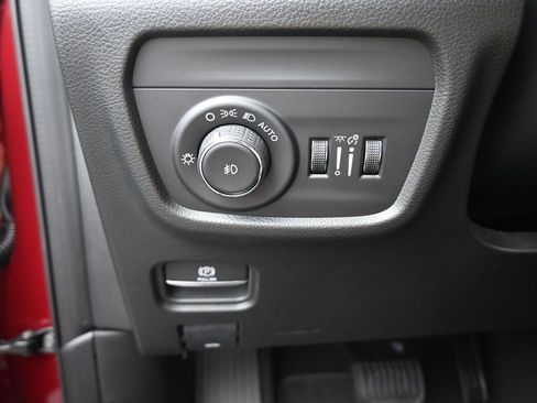 New 2025 Jeep Grand Cherokee Limited w/ Luxury Tech Group II image 33