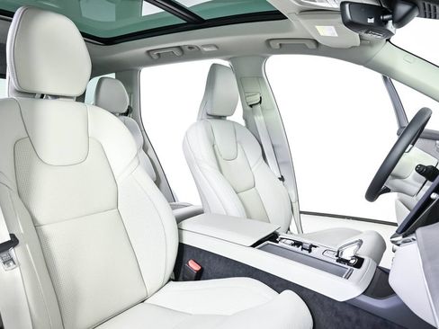 Used 2026 Volvo XC90 B6 Ultra w/ Protection Package AWD/4WD image 26