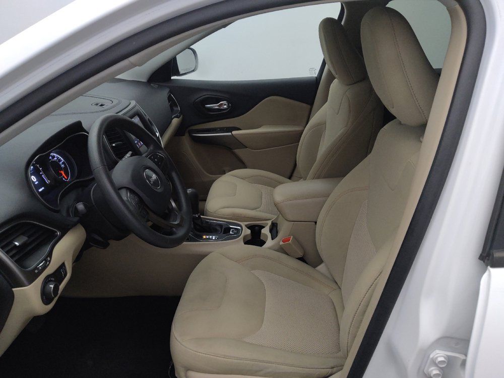 Used 2021 Jeep Cherokee Latitude FWD image 17