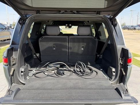 Used 2023 Rivian R1S Adventure image 5
