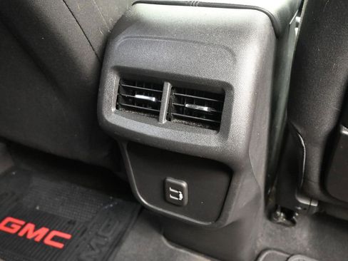 Used 2022 GMC Terrain SLE image 18