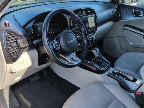 Used 2024 Kia Soul EX image 10