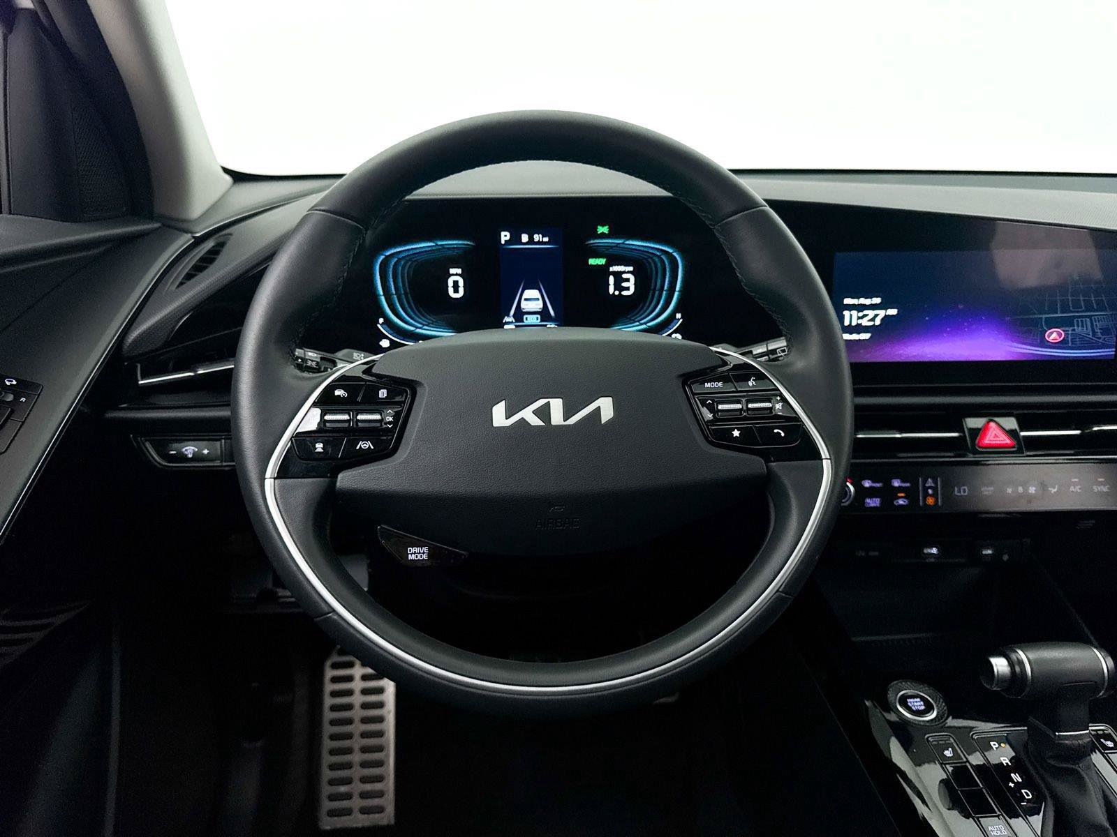 Used 2023 Kia Niro EX Touring FWD image 4