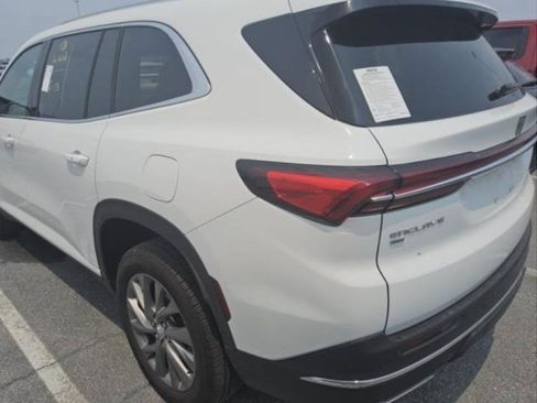 Used 2026 Buick Enclave Preferred AWD/4WD image 2