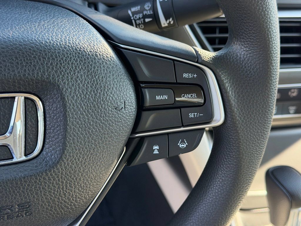Used 2018 Honda Accord LX image 23