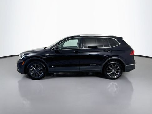 Used 2022 Volkswagen Tiguan SE w/ Panoramic Sunroof Package AWD/4WD image 2