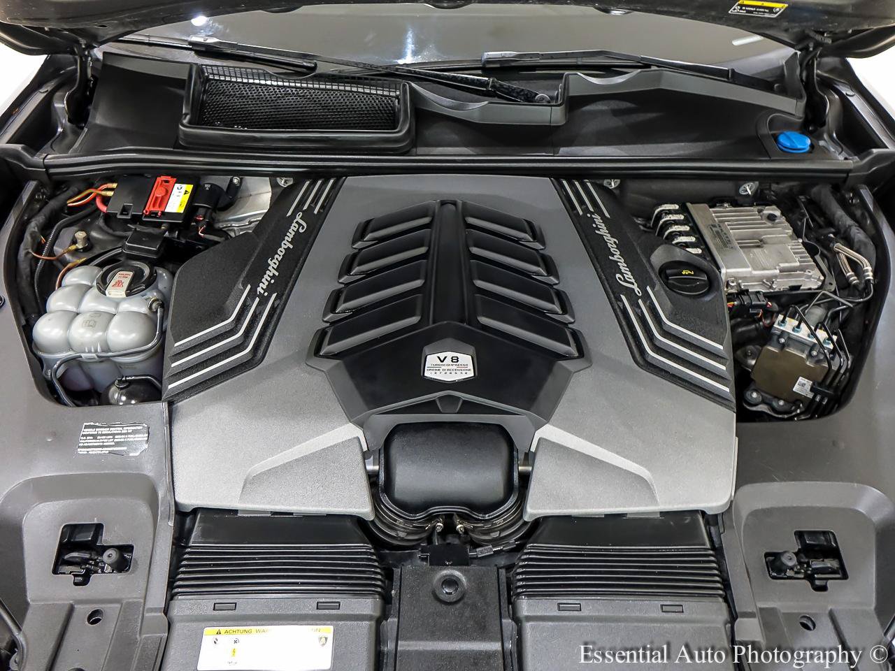 Used 2021 Lamborghini Urus AWD/4WD image 41