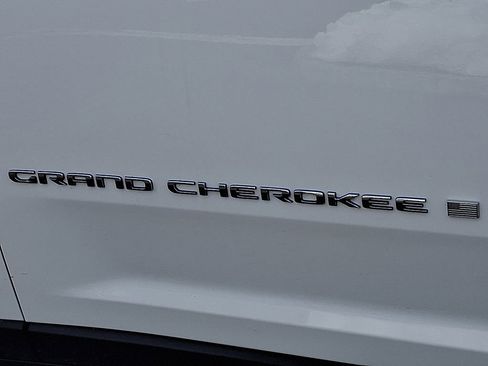Used 2023 Jeep Grand Cherokee 4WD 4xe image 31