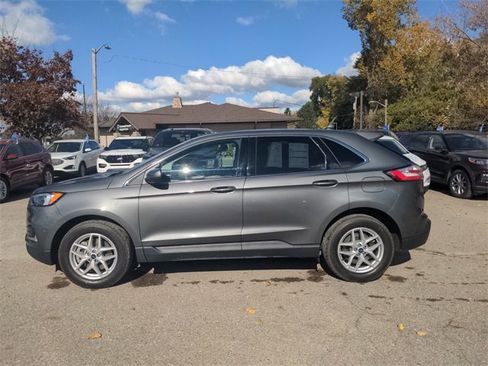 Certified 2022 Ford Edge SEL w/ Convenience Package image 9