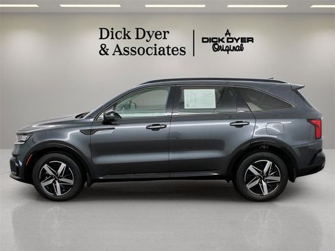 Used 2023 Kia Sorento EX w/ Panoramic Sunroof Package image 5