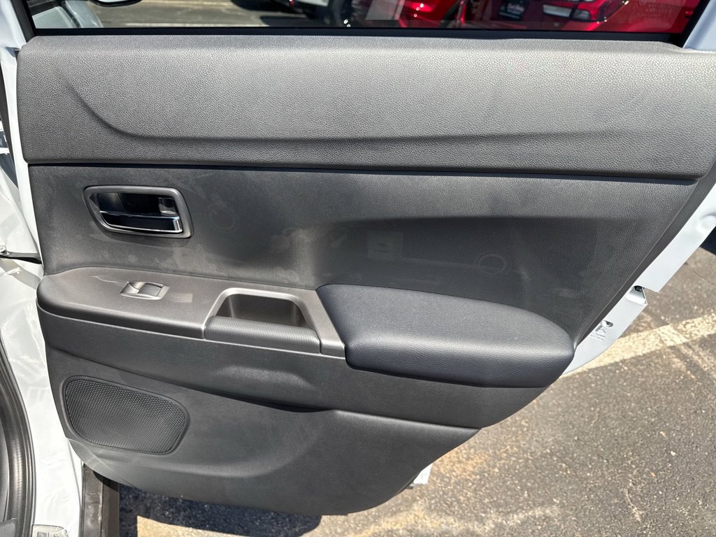 New 2027 Mitsubishi Outlander Sport SE FWD image 33