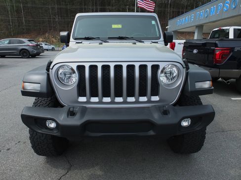 Used 2018 Jeep Wrangler Unlimited Sport S AWD/4WD image 8
