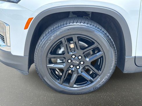 Used 2023 Chevrolet Traverse LS w/ Safety Package FWD image 12